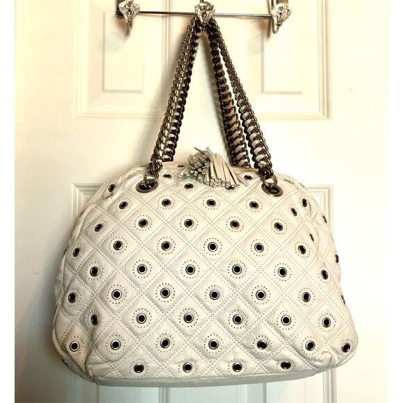 LA VICTOIRE - Quilted Faux Leather Shoulder Bag/Grommet Detail & Chain Straps ♥️ - Picture 15 of 15